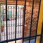 Castello Ground Floor 公寓